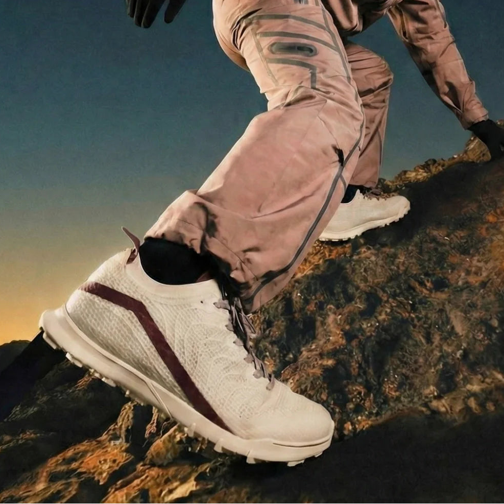 GIÀY CHẠY BỘ NAM NỮ VERVE OFF-WHITE